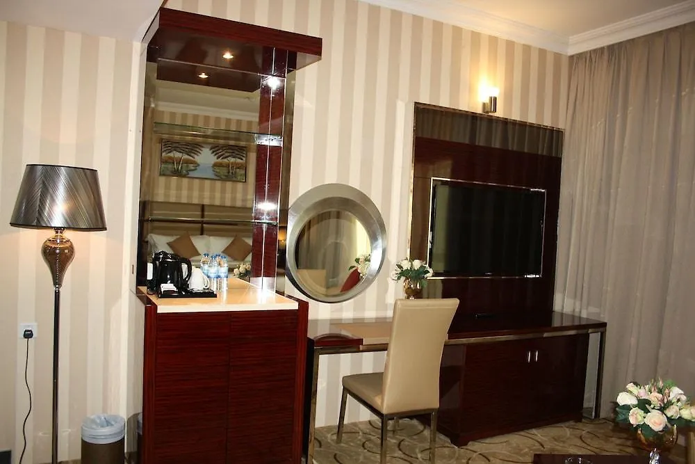 Al Azmi Hotel 115 Шарджа