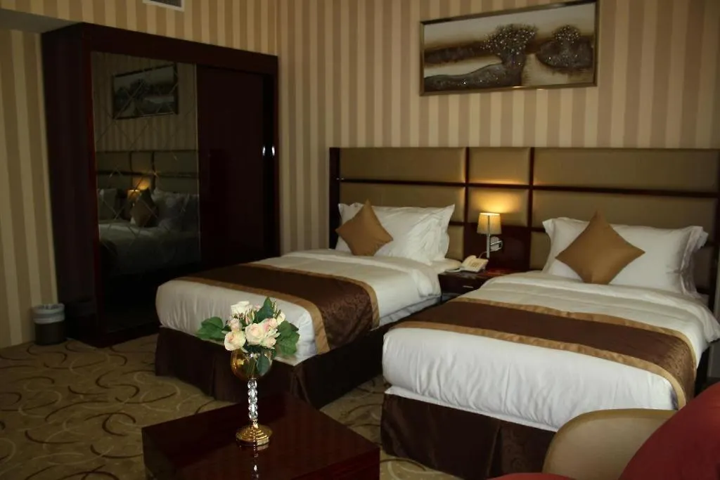 Al Azmi Hotel 115 Шарджа
