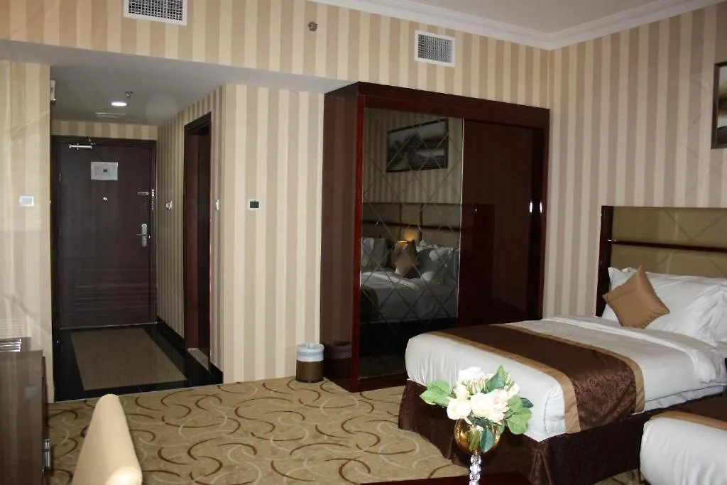 Al Azmi Hotel 115 Шарджа