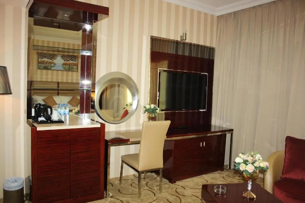 Al Azmi Hotel 115 Шарджа